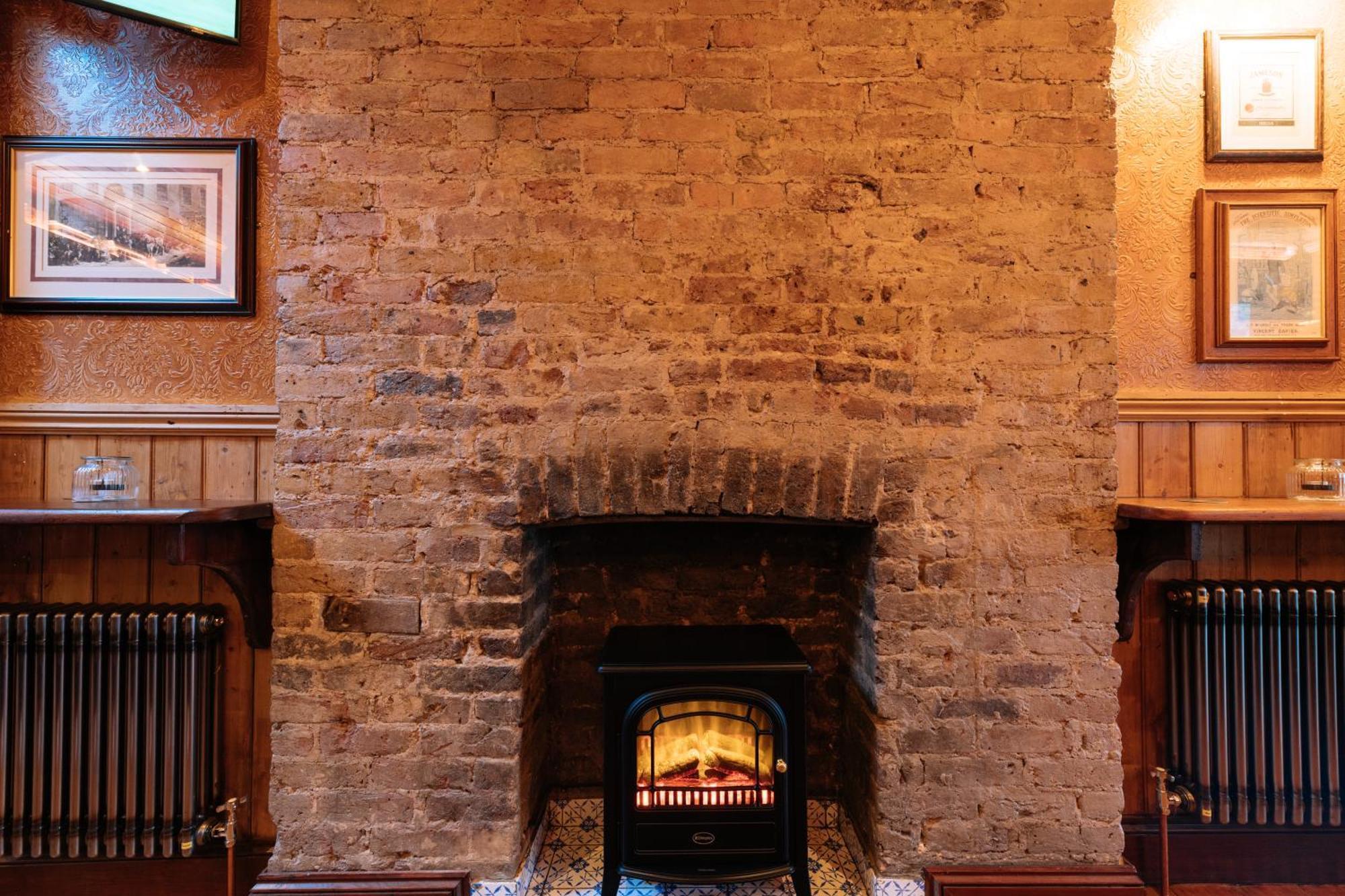 The Crown Pub & Guesthouse London Exterior photo