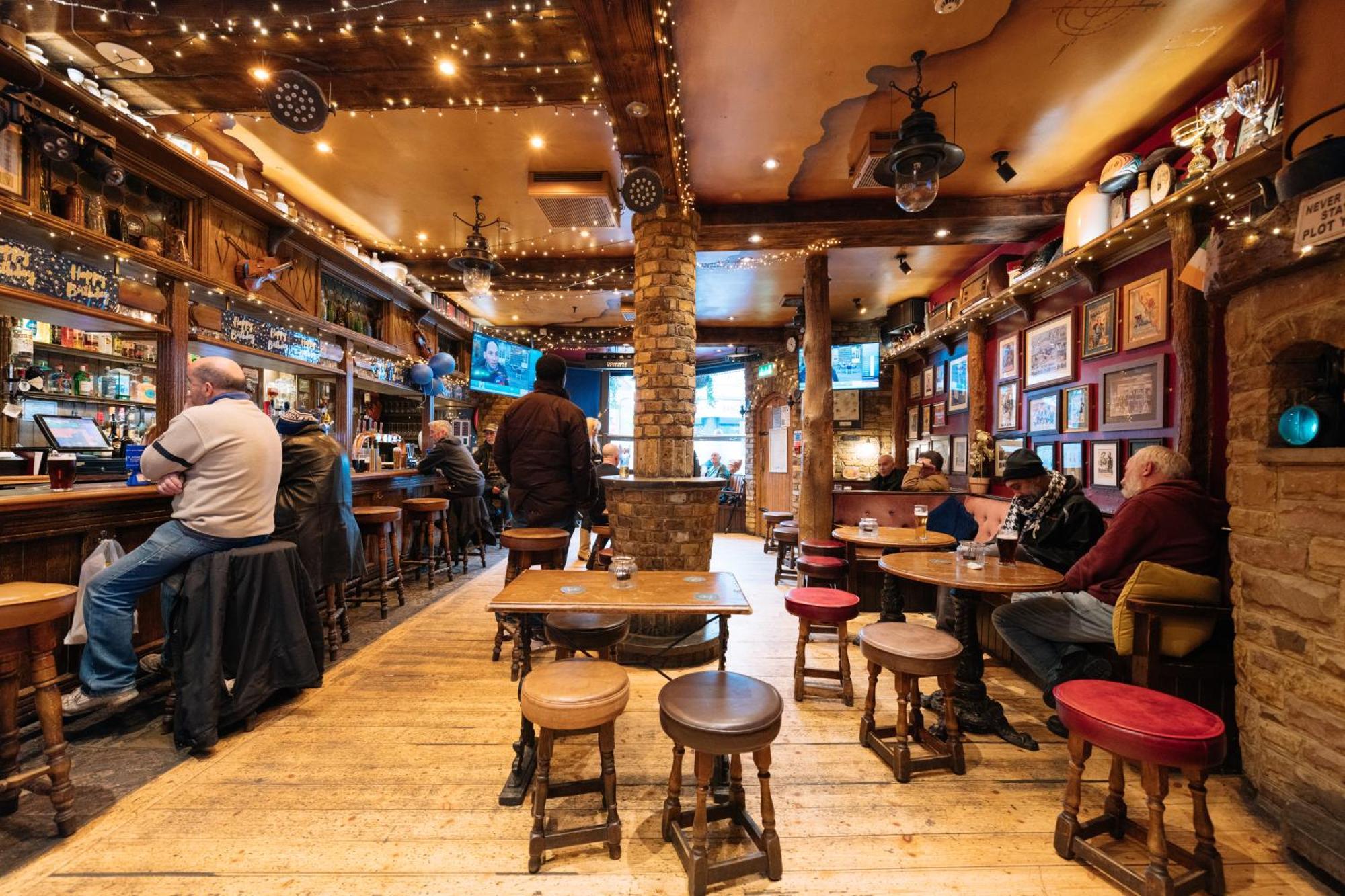 The Crown Pub & Guesthouse London Exterior photo