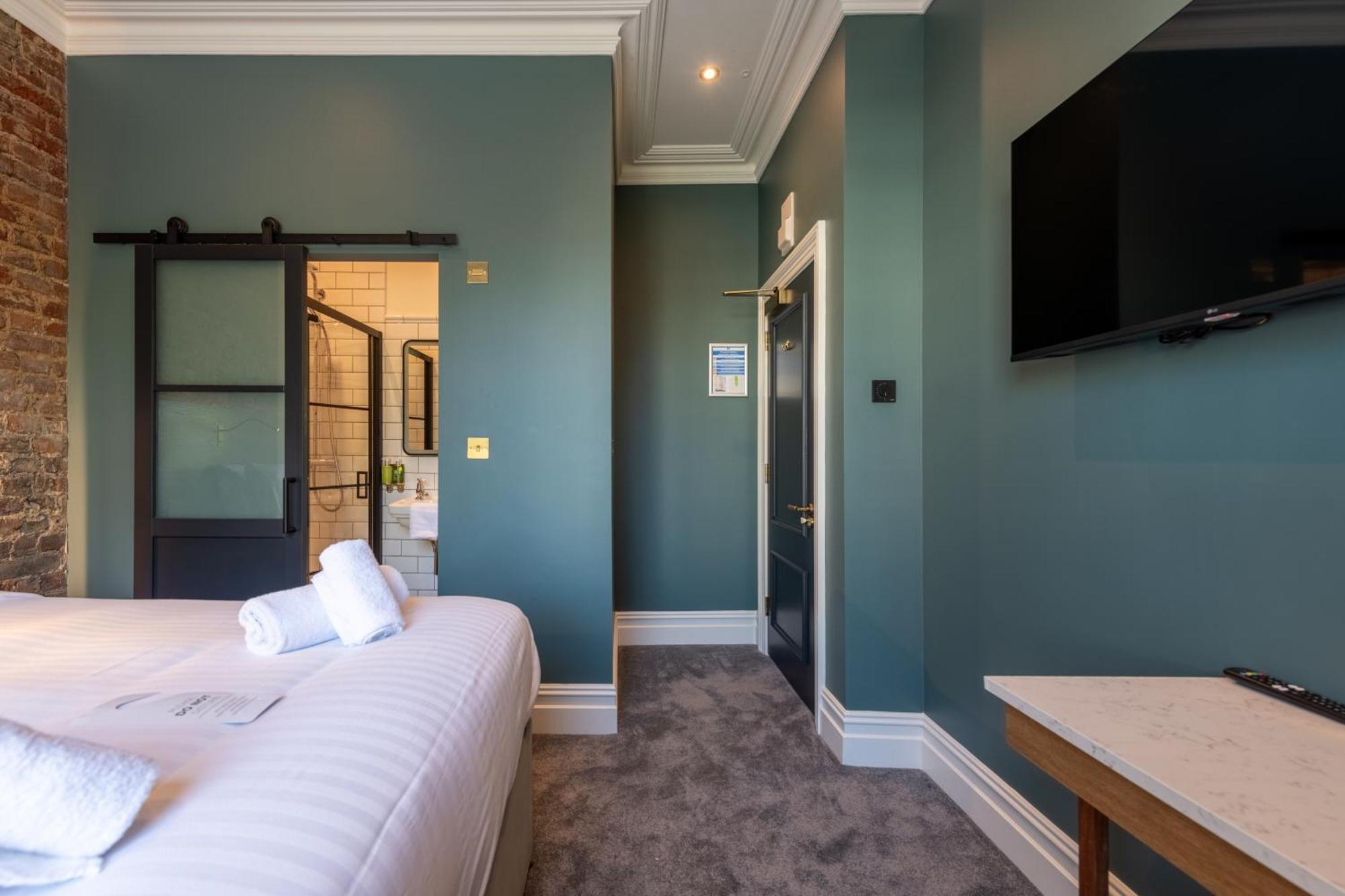 The Crown Pub & Guesthouse London Exterior photo