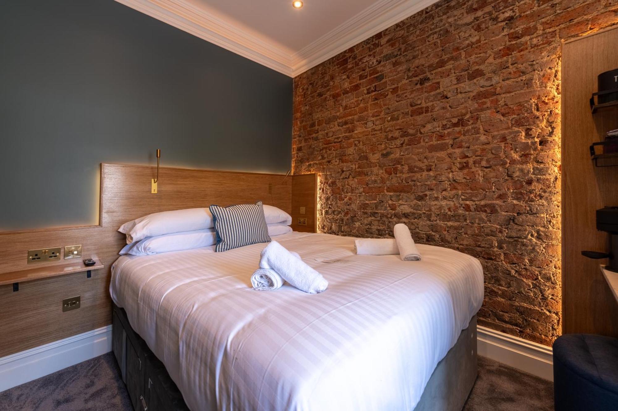 The Crown Pub & Guesthouse London Exterior photo